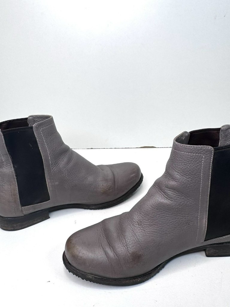Poppy Barley Chelsea Boots Womens Size 8 Taupe Leather Pull On Ankle — image 6 of 8